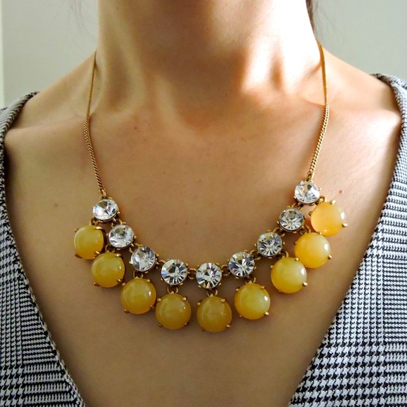 J Crew Aged Brass Pale Nude Beige Bead Crystal Statement Necklace - Picture 3 of 3